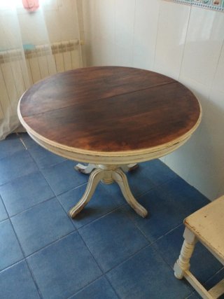 Mesa redonda madera restaurada