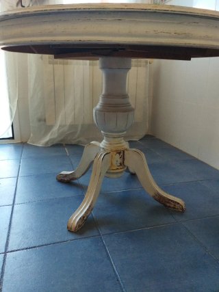 Mesa redonda madera restaurada