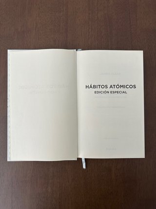 Hab́itos atómicos: Edición Especial (Tapa Dura)