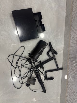 Pecera200Lde cristal negra Con el motor y flitos