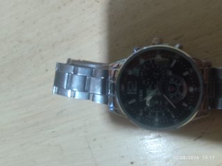 Reloj de hombre plateado y negro