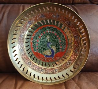 Coppia di Piatti Vintage in Ottone Pavone