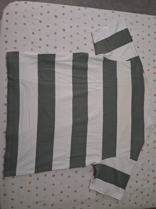 Camiseta Pull&Bear Rayas Verde y Blanca