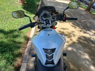 Honda Hornet Plata/Blanca Naked