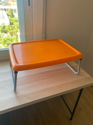 Mesa plegable multiusos naranja