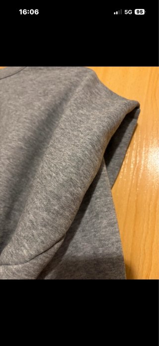Sudadera gris Lefties