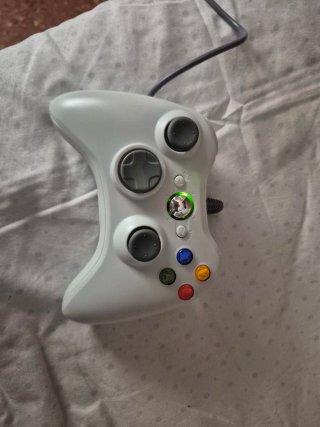 Xbox 360 + Giochi + Controller e Cavi