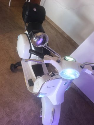Moto Vespa Eléctrica Niños
