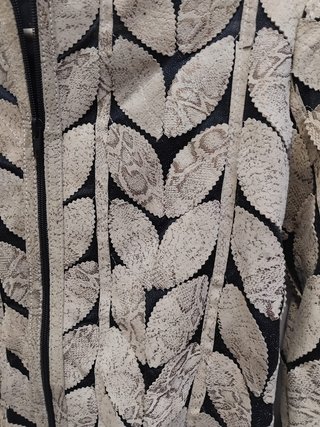 Chaqueta Vintage de Cuero Artesanal (Diseño Hojas)