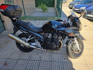 Suzuki Bandit Negra