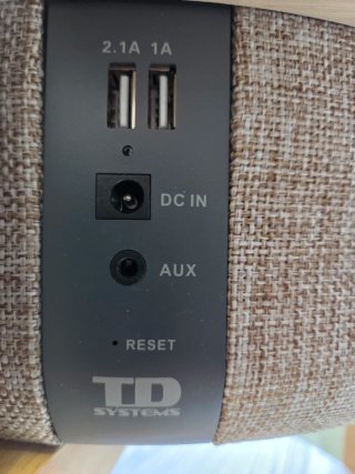 Mesa Auxiliar con Altavoz Bluetooth TD Systems 30w