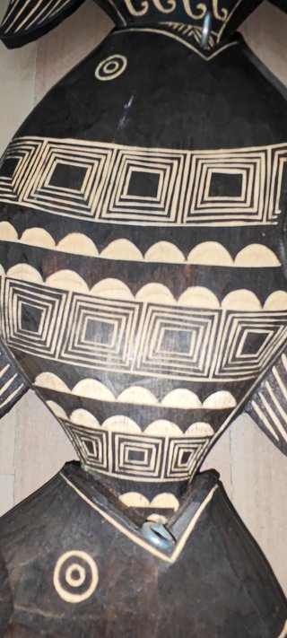 Trío de peces decorativos de madera