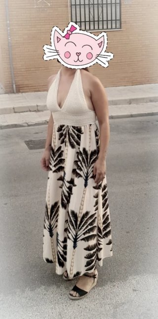 Vestido largo beige y negro
