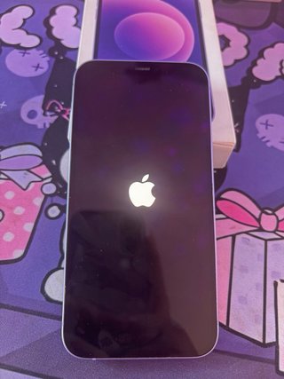 Vendo iPhone 12 64GB, morado, en excelente estado