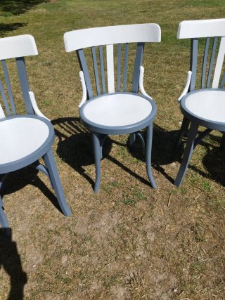 Sillas Thonet antiguas pintadas a mano