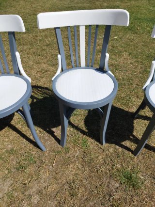 Sillas Thonet antiguas pintadas a mano