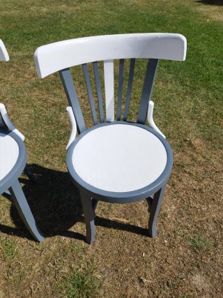 Sillas Thonet antiguas pintadas a mano