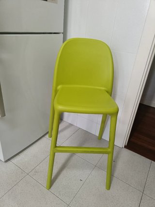 Silla alta infantil verde