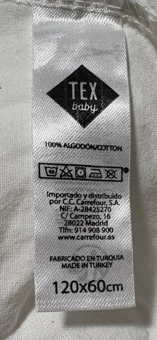 Lote: Protector cuna y 2 sábanas bajeras