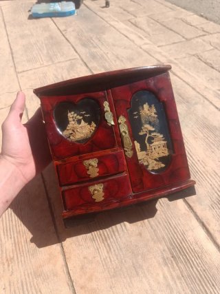 Prezioso antico cofanetto per gioielli