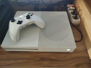 Xbox One 1TB Blanca