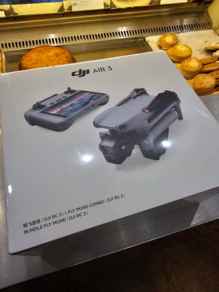 DJI Air 3 Fly More Combo (DJI RC 2)