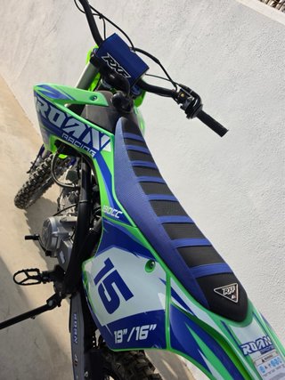Moto de cross ROAN azul y verde