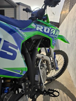 Moto de cross ROAN azul y verde