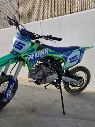 Moto de cross ROAN azul y verde