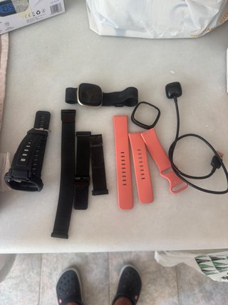 Fitbit Versa 3 Smartwatch Negro y Coral.
