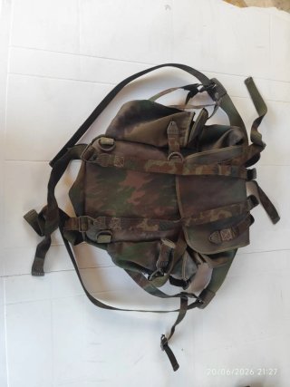 Mochila militar camuflaje pixelado años 80