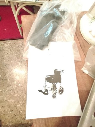 Silla de ruedas a estrenar con brazos abatibles
