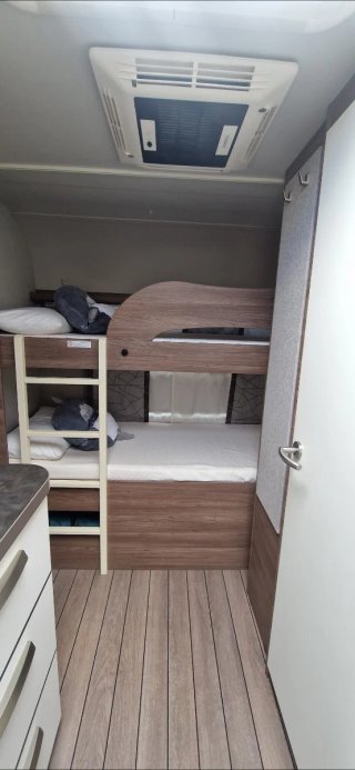 Caravana Knaus Sport 400 LKK Silver Selection