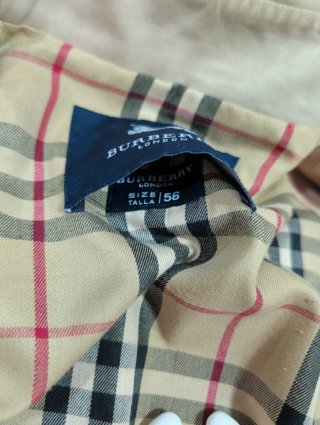 Gabardina Burberry Clásica Beige Cruzada