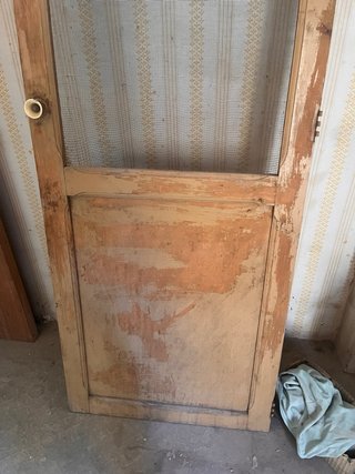 Puerta vieja vintage para restaurar