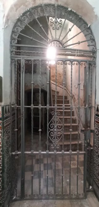 Puerta antigua de forja