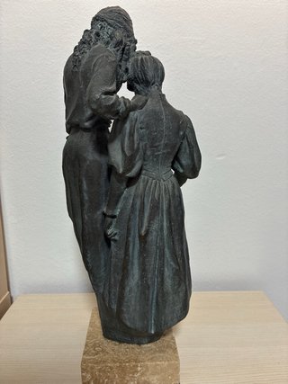 Escultura Generaciones Josep Bofill