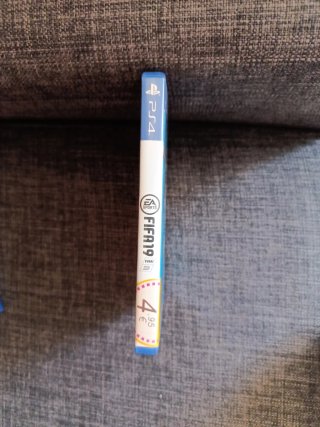 Juegos PS4 FIFA 19 y FIFA 23