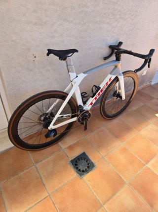 TREK Madone SL7, Talla 56 (M/L).
