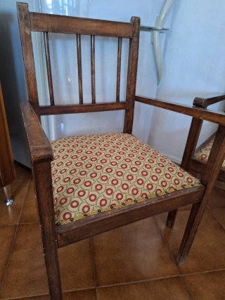 Divanetto vintage con 2 sedie