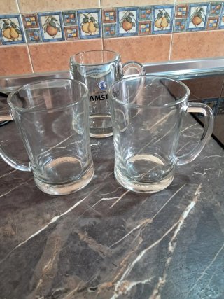 Jarras de cerveza de cristal