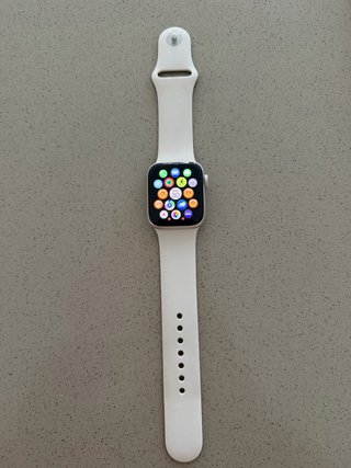 Apple Watch SE 3 40mm Starlight GPS