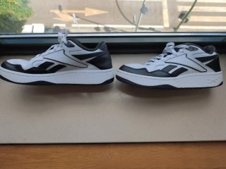 Zapatillas Reebok Talla 43 Blancas y Negras