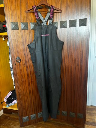 Pantalones de pescadora Grundéns negros y rosas