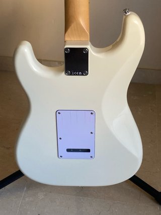 Guitarra Fender Standard (Indonesia)