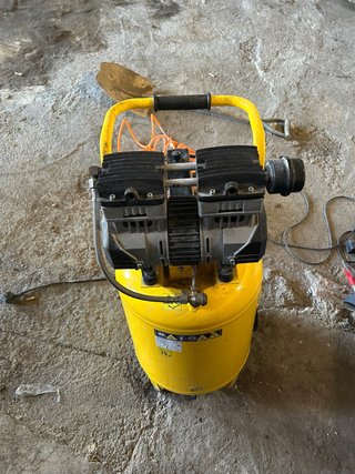 Compresor Stanley 50L Amarillo