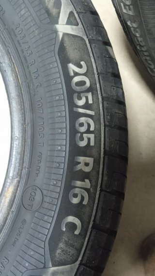 Neumáticos Continental 205/65 R16 C 90%
