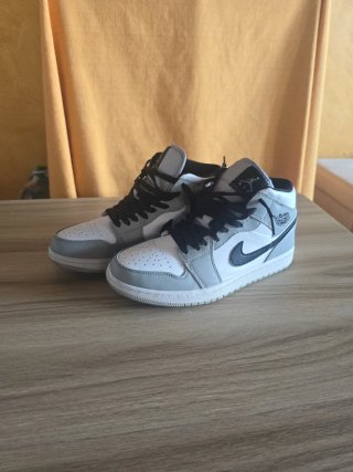 Scarpe Jordan Smoke Grey
