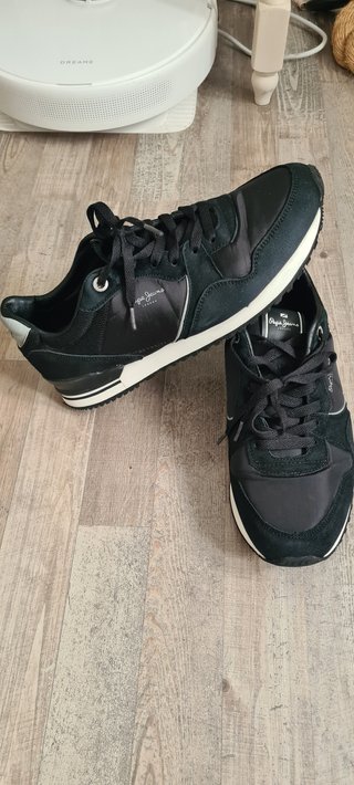 Zapatillas Pepe Jeans Negras y Plateadas