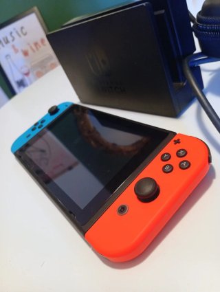 Nintendo Switch (Como nueva)
